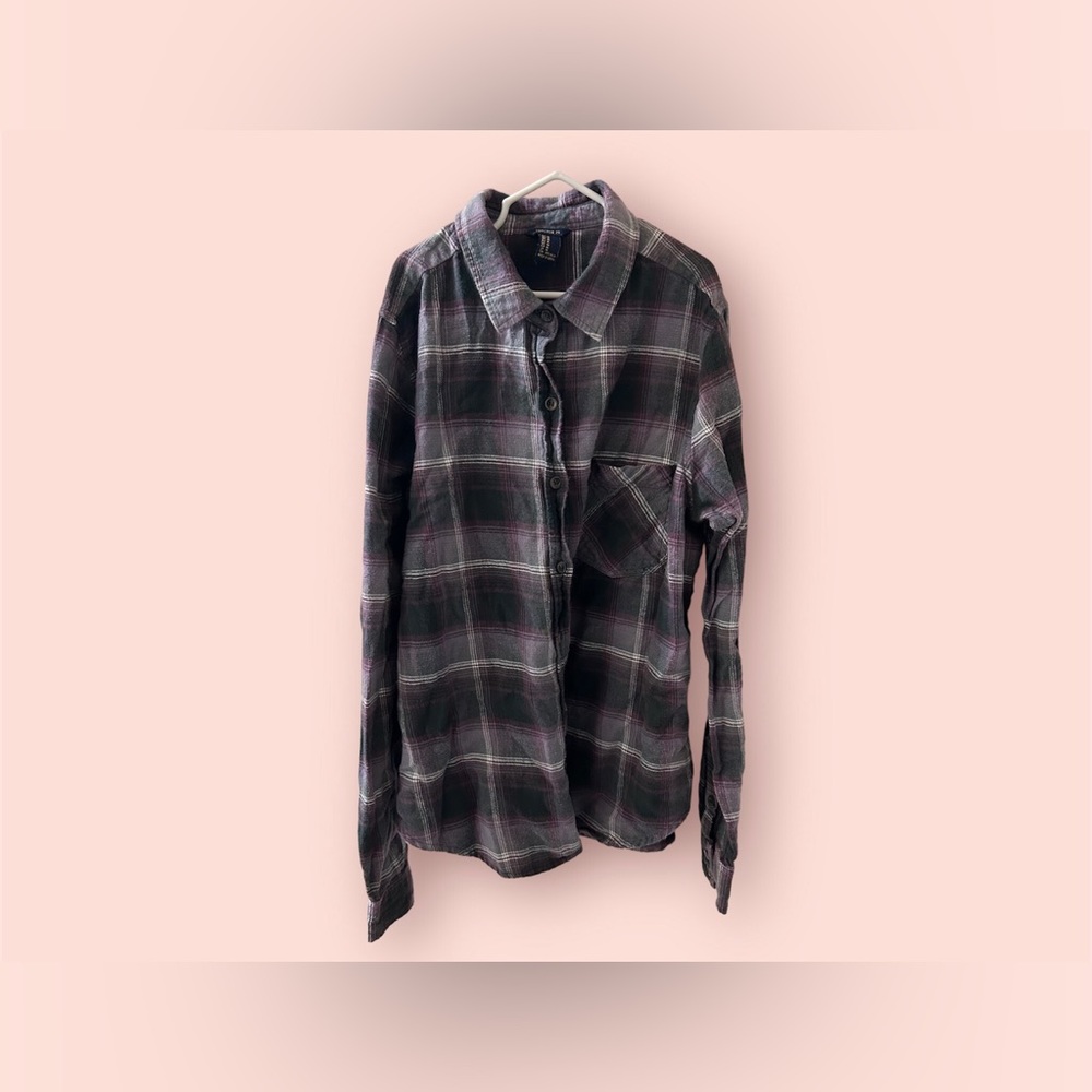 Forever 21 Button Up Purple and Grey Plaid Flannel | Size: M